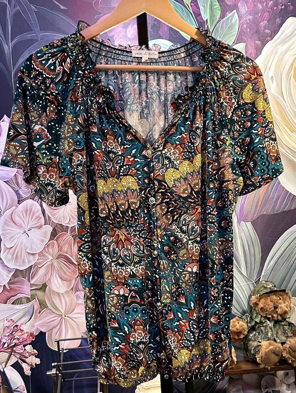 Joie de Vivre size M paisley print tunic blouse with a colorful bohemian look